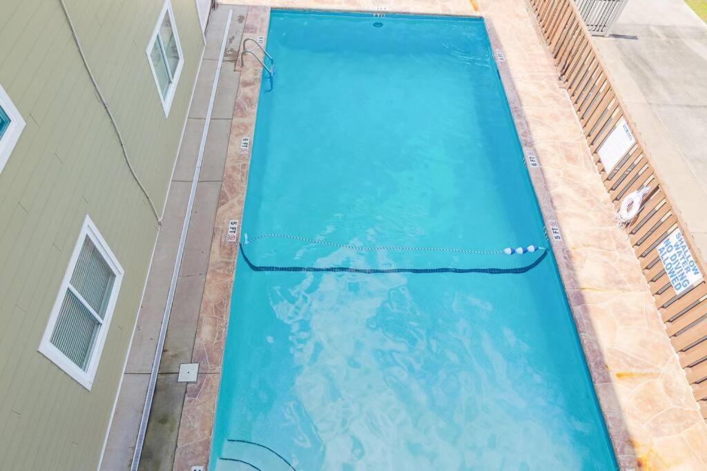 Right Across Beach Pool View Private Balcony By Zen Living Short Term Rental Myrtle Beach Dış mekan fotoğraf