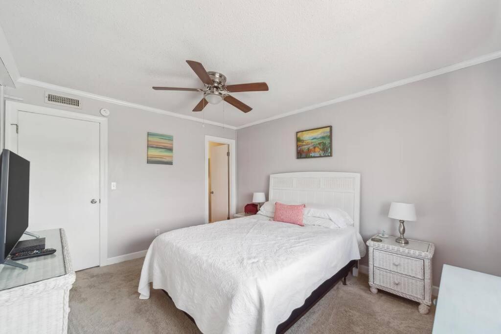 Right Across Beach Pool View Private Balcony By Zen Living Short Term Rental Myrtle Beach Dış mekan fotoğraf